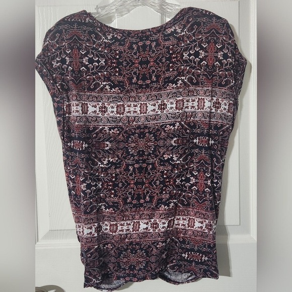 Lucky brand navy white and burnt red floral print top with twist front S - Picture 4 of 4